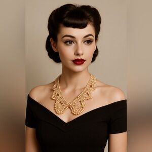 Vintage faux champagne colored pearl collar/necklace